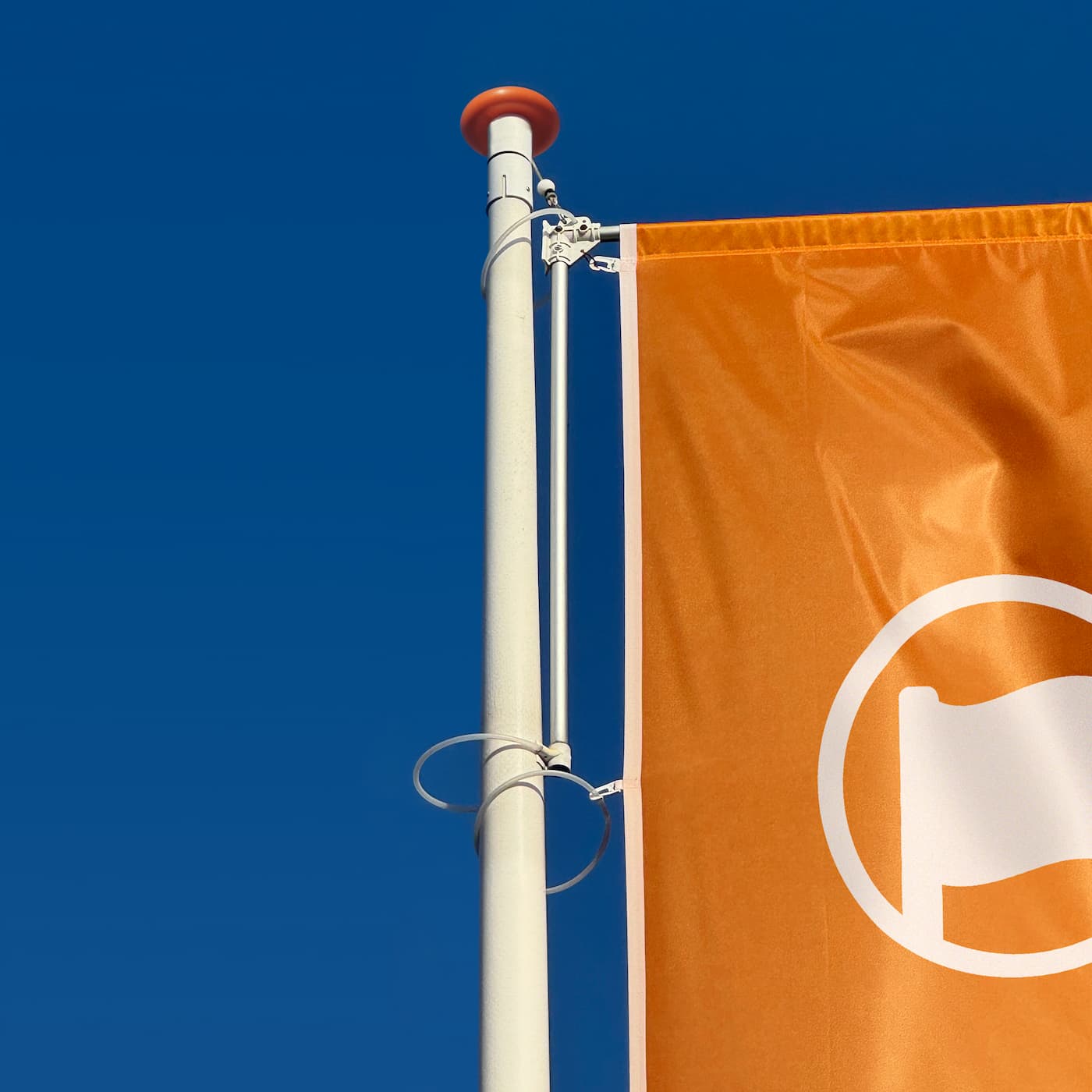 Banieruithouder hijsbaar